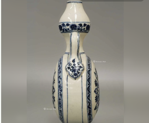 明代青花花卉纹抱月瓶细节解析​